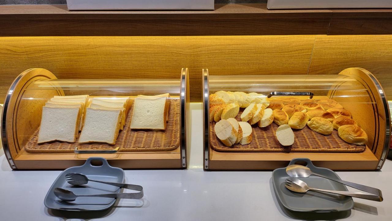 Audi Garden Business Hotel Taoyuan Luaran gambar