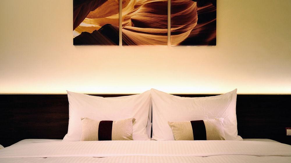 Audi Garden Business Hotel Taoyuan Luaran gambar