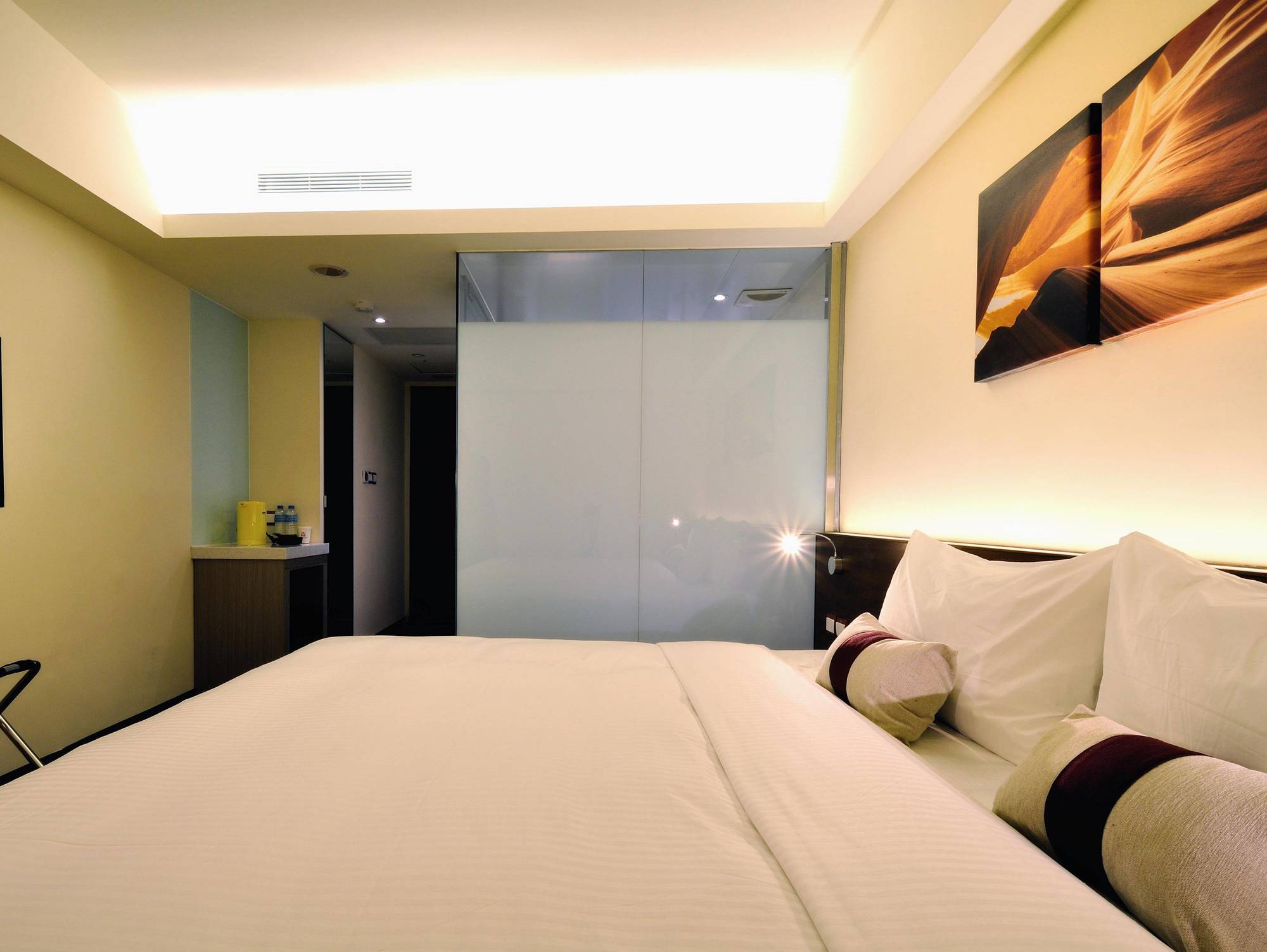 Audi Garden Business Hotel Taoyuan Luaran gambar
