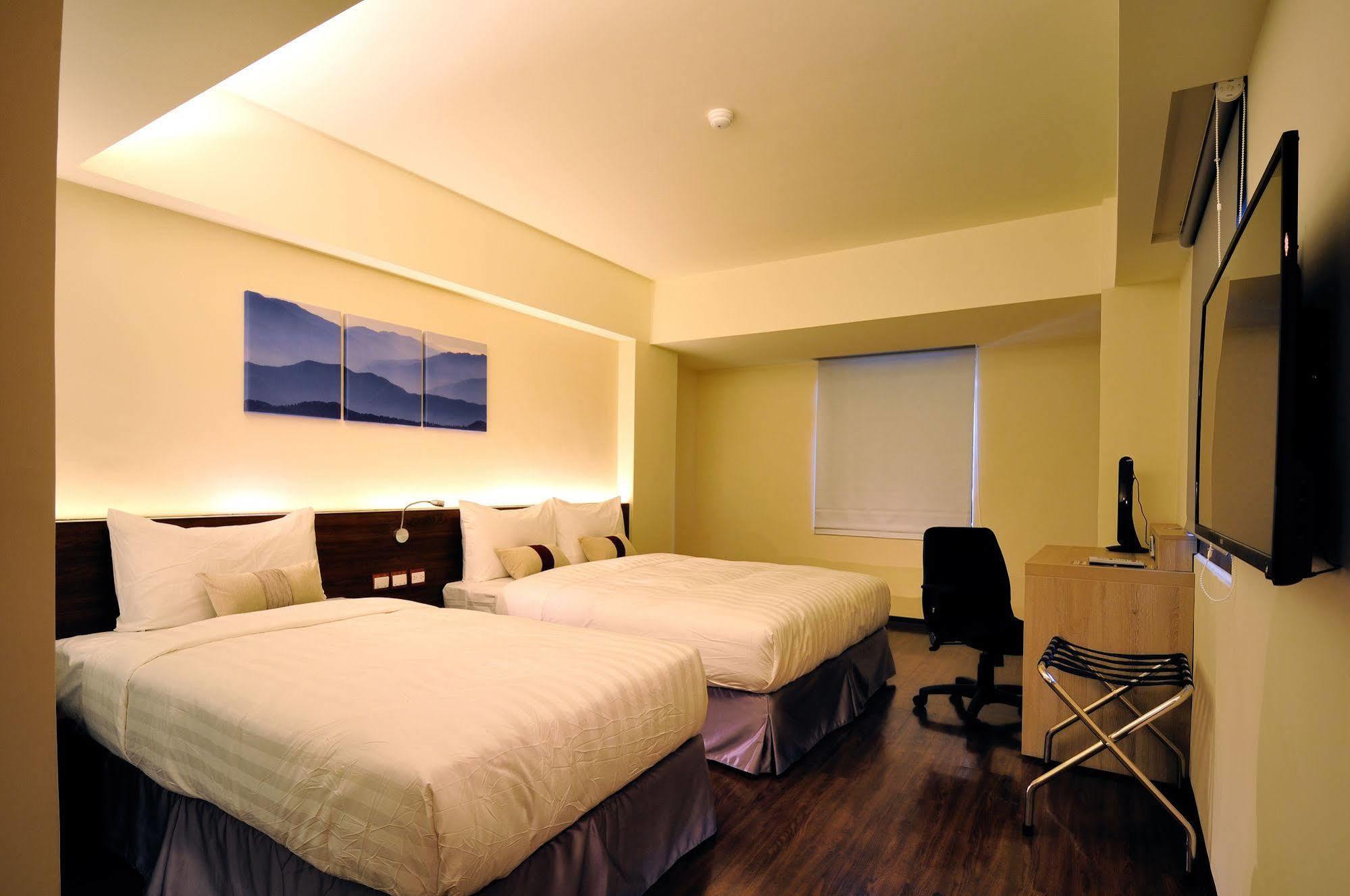 Audi Garden Business Hotel Taoyuan Luaran gambar